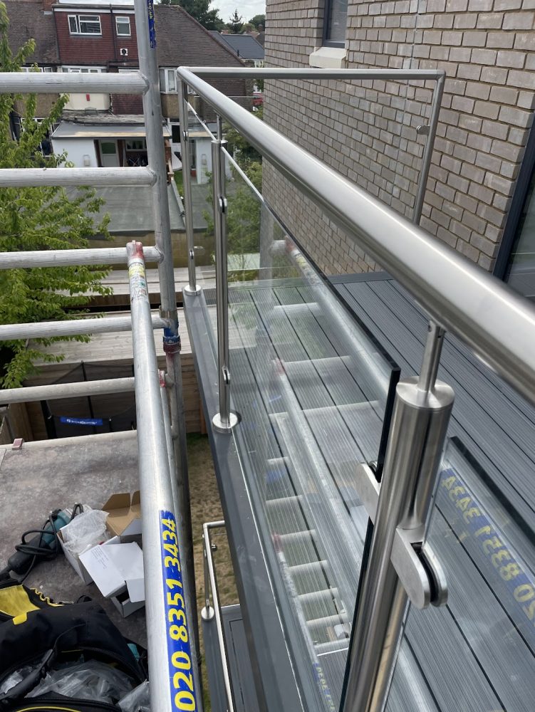 Balustrade With Handrail and 10mm Glass