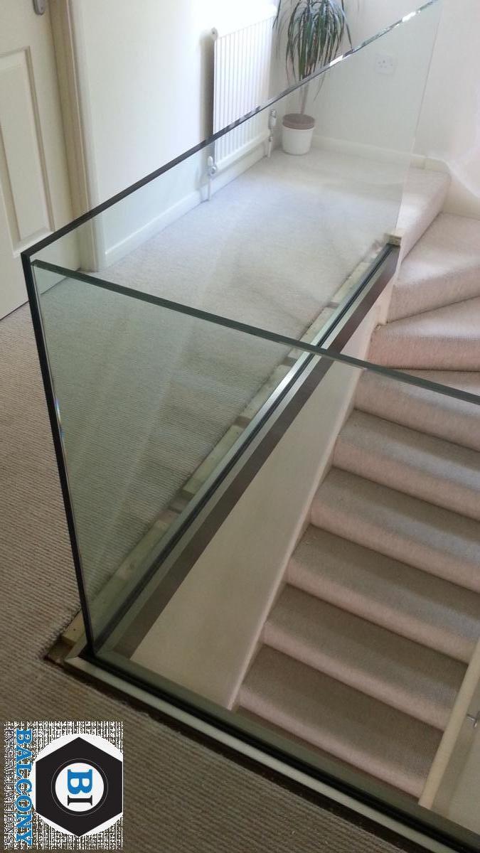 Landing frameless glass balustrade