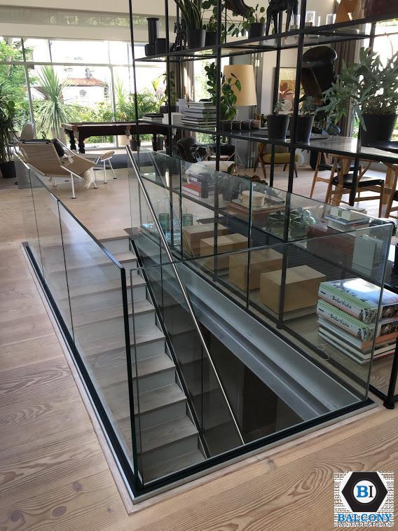 atrium frameless internal balustrade by Balcony Installations