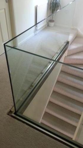 Landing frameless glass balustrade